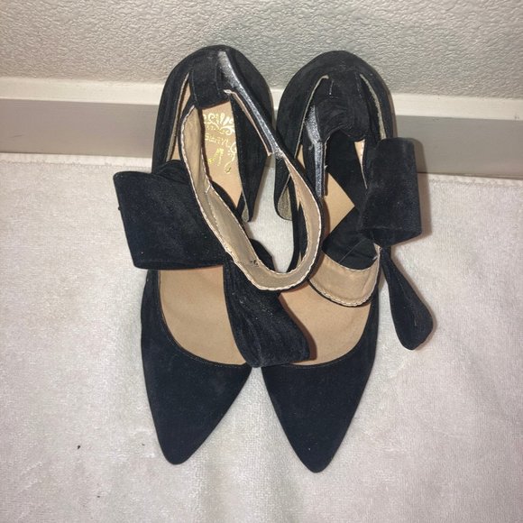 Black suede heels with detachable bows - Picture 2 of 8